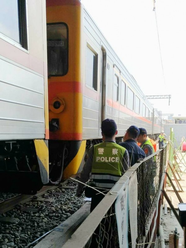 台鐵由台東開往高雄的一列自強號火車驚傳撞上路人。（圖擷取fun臺鐵臉書）