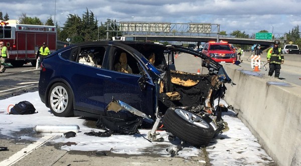 美國上月23日發生1起特斯拉自動駕駛汽車的交通意外，死亡車主為38歲的台裔男性工程師黃偉。（路透）