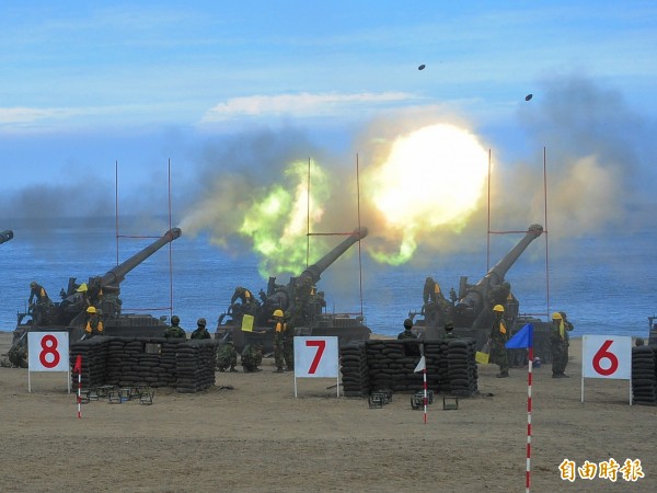 軍事專家宋兆文指出，雖然目前國軍兵力不足，但是各飛彈與雷達部隊，以及各第一時間反應部隊，都始終保持充足作戰兵力。圖為國軍在射擊場實施實彈射擊。（資料照）