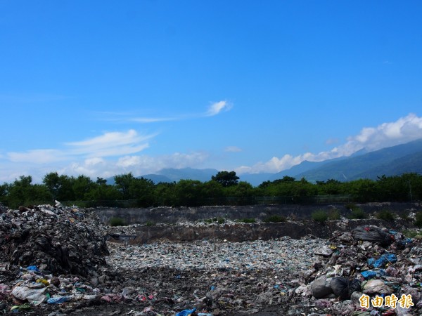 台東市建農垃圾掩埋場去年展開活化工程，將進入驗收階段。（記者王秀亭攝）