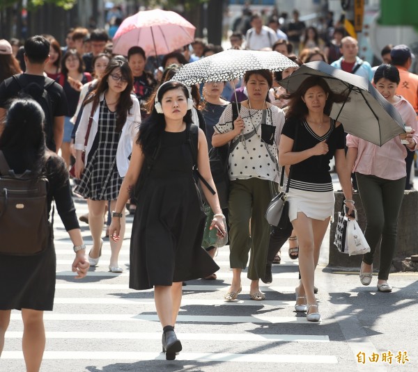 今天（27日）白天各地天氣穩定，午後各地山區須留意熱對流造成的較大陣雨。（資料照）