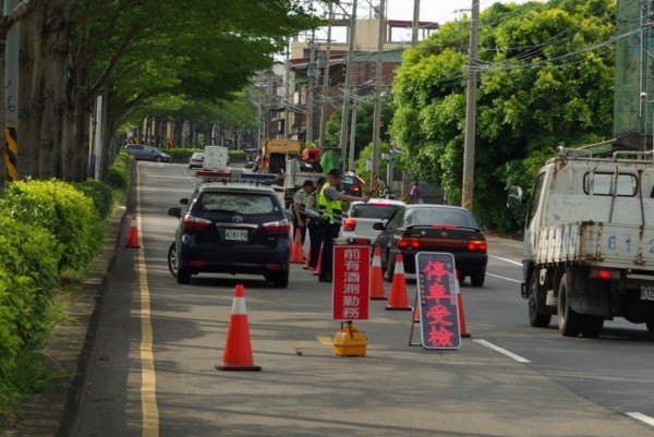 彰化縣執法取締酒駕違規等重大交通違規案件，去年比前年取締件數增加7000多件。（圖由彰化縣警局交通隊提供）