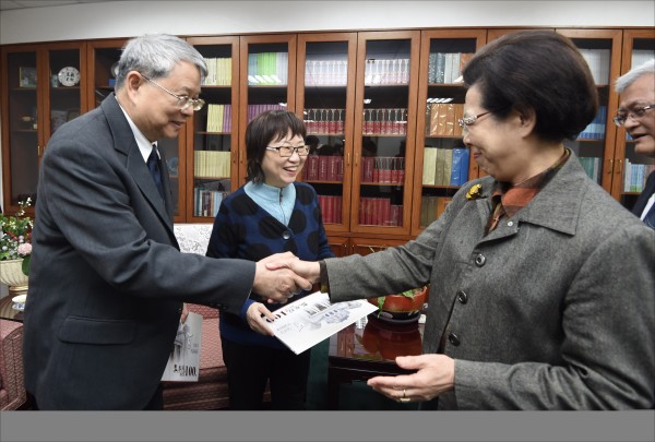 有監委質疑，監院讓校長遴選案「鬧雙胞」，卻又以「一案不兩查」，阻撓監委陳師孟查前檢察總長黃世銘，根本是兩套標準、意識形態作祟。(資料照)