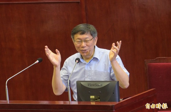 台北市長柯文哲7日赴市議會，針對議員質疑吳音寧自肥，柯文哲：這世界怪怪的事很多。（記者張嘉明攝）
