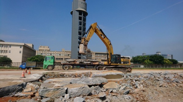 桃園機場關閉EC滑行道執行短期維護工程。（桃機公司提供）