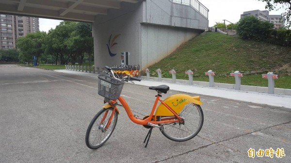 20多歲的蘇姓男子騎乘Youbike行經新北市板橋區目睹車禍，誤以為機車騎士就是肇逃者，怒把Youbike砸向騎士。示意圖。（資料照）