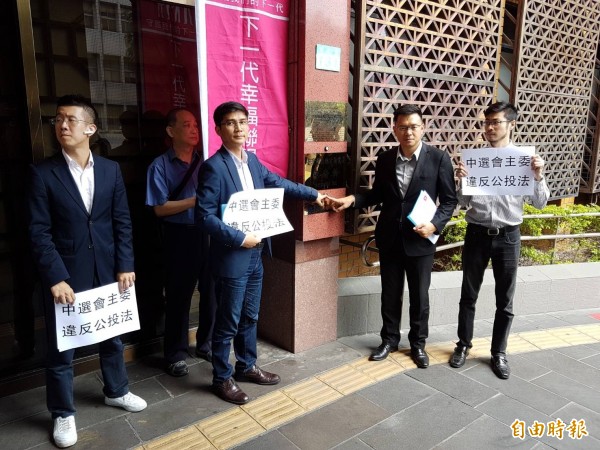被控貼標籤、向媒體放話 中選會主委陳英鈐挨告