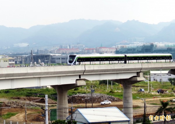 台中捷運綠線正進行機電系統測試，將於2020年全線通車。（記者張菁雅攝）