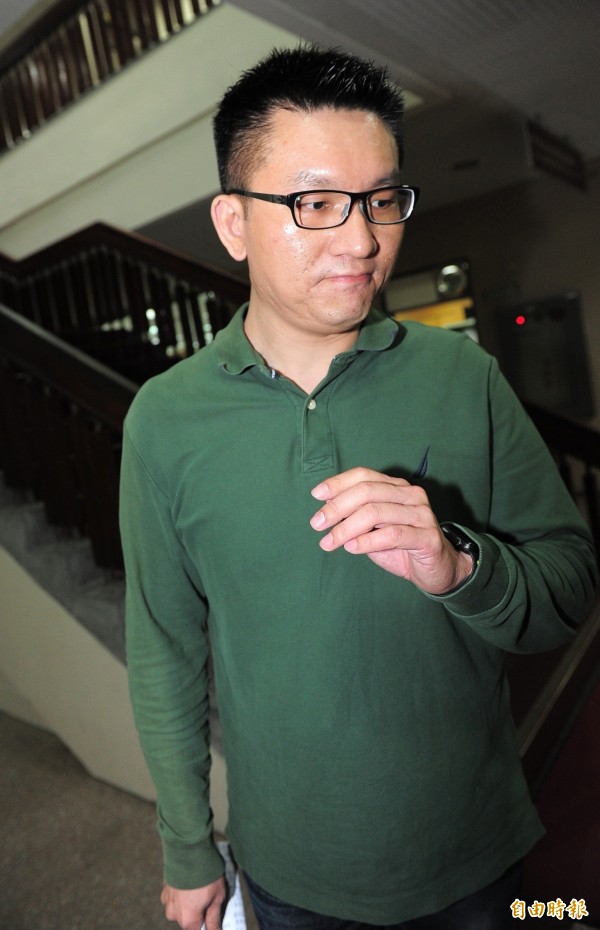 被問「到底嫖妓過幾次？」 童仲彥回答竟超誠實 - 政治 - 自由時報電子報