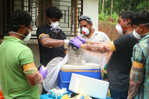 印度南部喀拉拉邦（Kerala）爆發無藥可治的尼帕病毒（Nipah virus）疫情，這種由果蝠傳染的罕見病毒已造成10人死亡、逾90人隔離。（法新社）