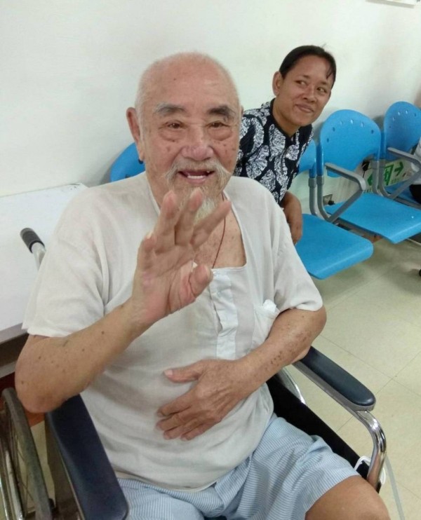 96歲的周樹清阿公表示，曾數度面臨生死關頭，不願屈服病魔，願意接受化療。（記者陳冠備翻攝）