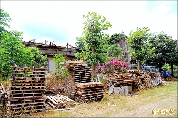 廢棄教堂將重新改造成為推廣屏東可可的基地。（記者邱芷柔攝）