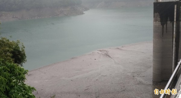 石門水庫因降雨，蓄水量小有進帳。（記者李容萍攝）