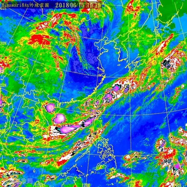 熱帶性低氣壓上午自高雄沿海登陸。（圖擷取自中央氣象局）