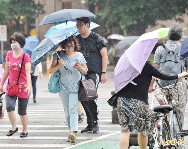 今天仍受滯留鋒及西南氣流影響，天氣不穩定。（資料照）