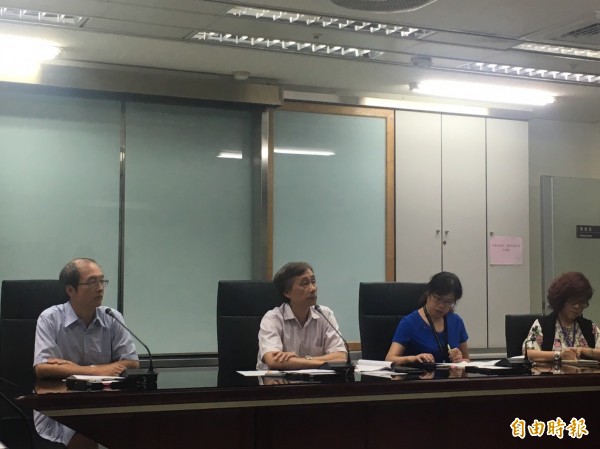 聯醫昆明防治中心將3千筆AIDS患者資料通通上網,無意間被網友發現下載,全案才曝光。對此,昆明防治中心也坦承當年個資保護有疏失。(記者周彥妤攝) 聯醫昆明防治中心將3千筆AIDS患者資料通通上網,無意間被網友發現下載,全案才曝光。對此,昆明防治中心也坦承當年個資保護有疏失。(記者周彥妤攝)