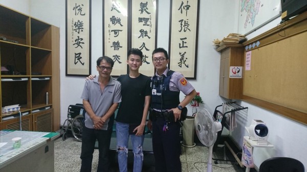 台灣警幫忙尋回錢包中國學生引毛澤東名言大讚 社會 自由時報電子報