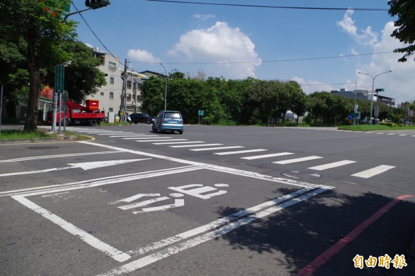 斗六明德北路 建興路交會路口車禍多居民嘆行不得也 社會 自由時報電子報