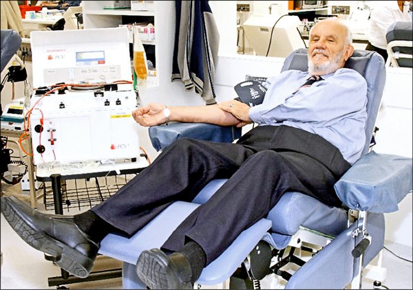 哈里森於5月11日完成最後一次捐血。（取自網路）