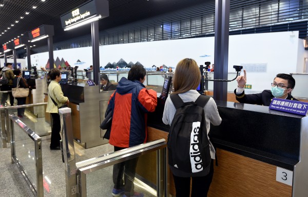 航空情報資訊機構ＯＡＧ昨公布六月全球機場準點率報告，桃園機場以七十五．八％在全球近一千兩百座主要機場中，排名七○五，落入後段班。(資料照)