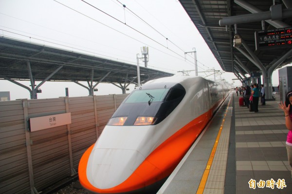 台南今晚發生地震，高鐵正巡檢各項軌道、電力、車站及列車設備中，行經嘉義站－左營站列車將有延誤。（資料照，記者鄭瑋奇攝）