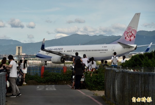 中華航空昨轉降中部國際機場時，因油量即將用罄，向塔台申請緊急狀況。示意圖，與本新聞無關。（資料照）