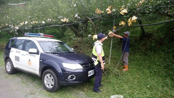 高接梨產季，東勢分局加強巡邏保護農友辛苦一年的心血結晶。（記者歐素美翻攝）