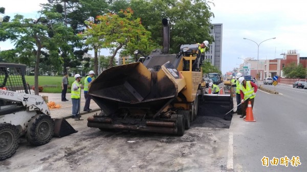 南市擁有2座AC廠，自給自足以利快速搶修道路。（記者洪瑞琴攝）