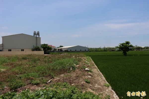 彰化縣鹿港鎮頂番婆地區是全台最大的水五金產業聚集地，但位處農業區。（記者張聰秋攝）