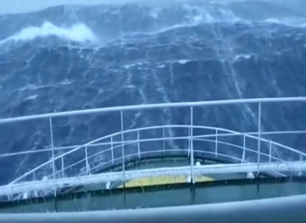 30米瘋狗巨浪撕裂船艦 科學家破解百慕達之謎 - 國際 - 自由時報電子報
