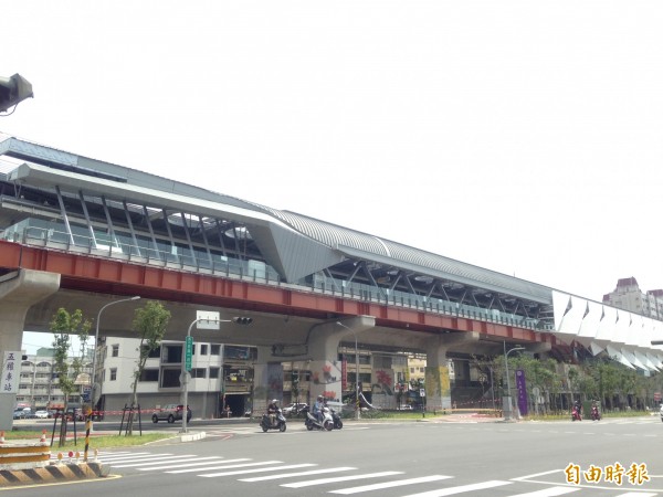 台鐵五權車站預計今年10月通車。（記者蔡淑媛攝）