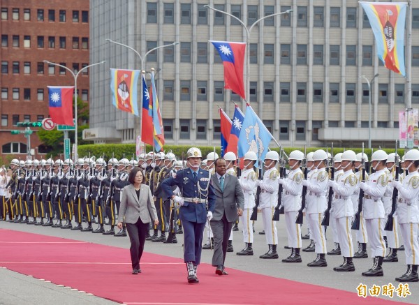 史瓦帝尼王國恩史瓦帝三世國王曾於6月訪台，總統蔡英文在總統府以隆重軍禮歡迎。（資料照）