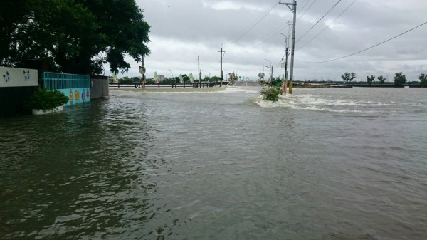 大埤西鎮村今天早上淹水。（民眾提供）