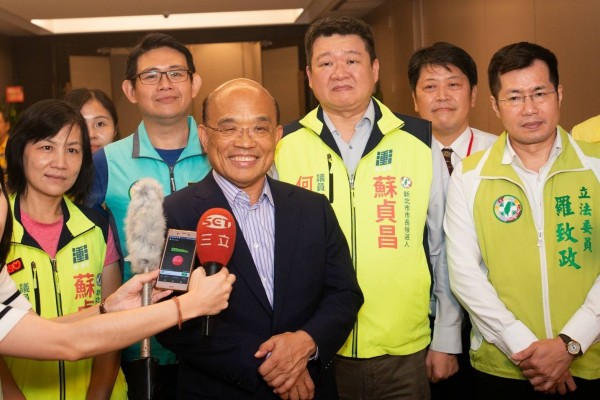 民進黨新北市長參選人蘇貞昌被問到對新北市登革熱疫情的看法，他表示目前新北市的確診病例是全國最多，令人憂心。（蘇貞昌辦公室提供）