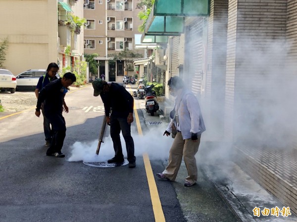 市府繼續消毒防疫。（資料照）