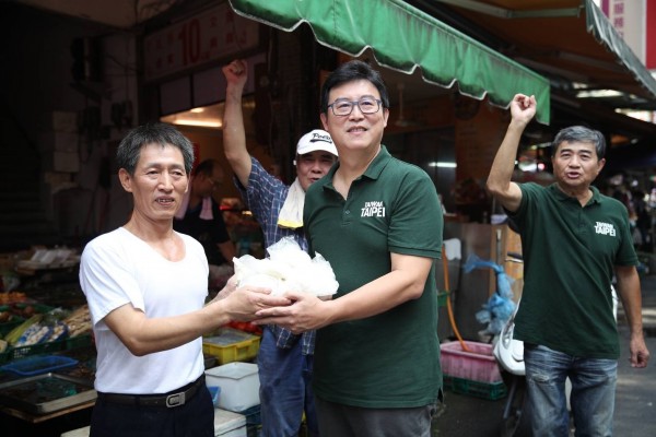 姚文智說，柯文哲開始被選民看破手腳、丁守中欲振乏力，自評「奇蹟指日可待」。（姚文智競選辦公室提供）