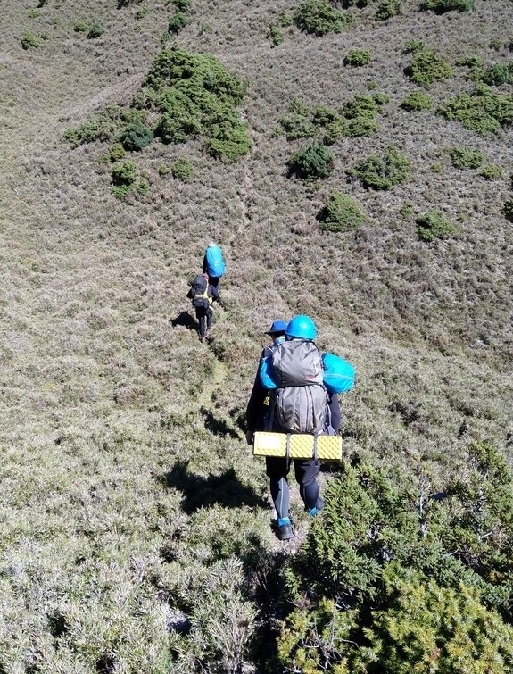 有網友8月登山時身體不適向消防局求救，事後收到要繳交1萬5千多元搜救費的公文，他上臉書詢問公文的真實性，今天獲得台中市消防局證實；此為示意圖，與本事件無關。（資料照，翻攝畫面）