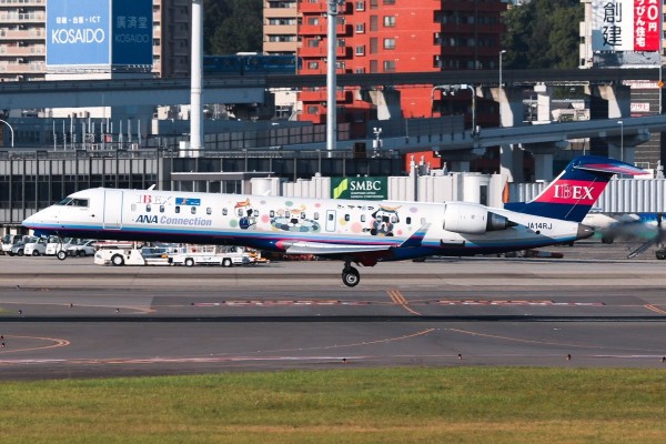 日本伊别克斯航空客機，今（23日）下午1時10分因液壓系統故障，緊急降落於福岡機場。伊别克斯航空班機示意圖。（圖擷自@eps1loop推特）