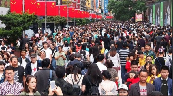 中國十一長假赴海外旅行人數暴增，日本則是首選。（圖擷取自推特）