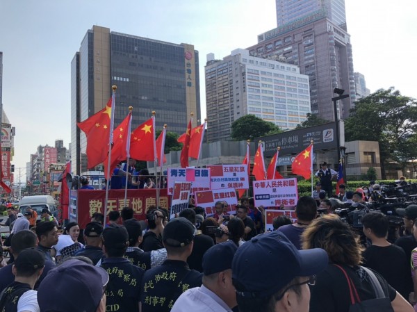 外媒指出，台灣統派團體慶祝「中國十一國慶」，凸顯了島內錯綜複雜的意識形態。（資料照）