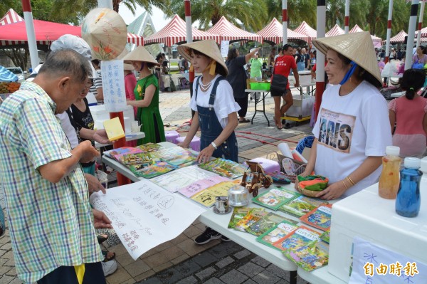 搶攻新住民選票！花蓮縣新住民人口數近8000人，新住民選票可觀，成為各陣營不可忽視的票群之一。（記者王峻祺攝）