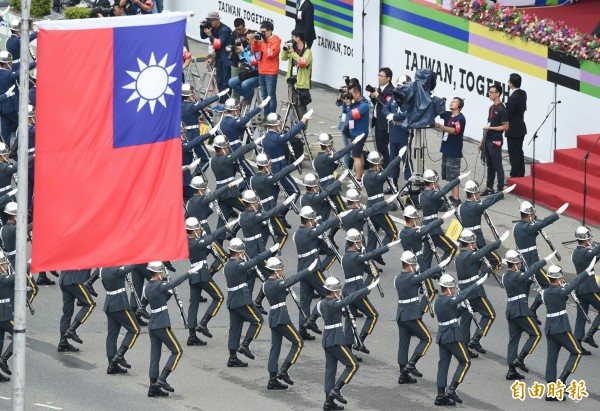 國慶大會序幕暖場三軍樂儀隊 憲兵重機表演最吸睛 政治 自由時報電子報