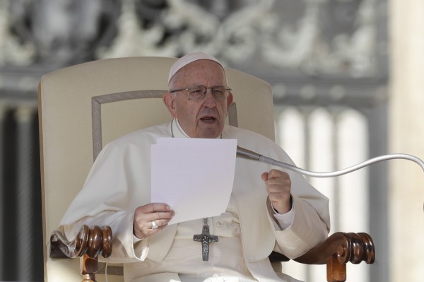 天主教教宗方濟各(Pope Francis)今(10)日對反墮胎議題發聲,比喻墮胎就猶如僱請一名「合約殺手」(contract killer)。(美聯社) 天主教教宗方濟各(Pope Francis)今(10)日對反墮胎議題發聲,比喻墮胎就猶如僱請一名「合約殺手」(contract killer)。(美聯社)