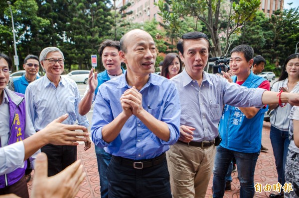 國民黨高雄市長參選人韓國瑜（中）。（資料照）