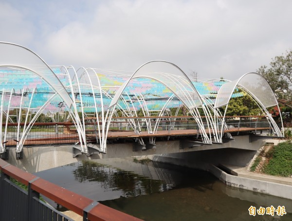 花博豐原園區第五區的「蝶舞風姿」地景藝術。（記者歐素美攝）