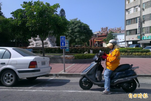 龍潭找工作找員工 急徵 挑戰高薪 桃園市路邊停車開單員 中興保全集團關係企業 國雲停車1 本公司配發電動機車 並負責保養維護 員工無油資及消磨支出