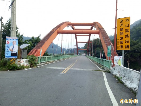 進入泡湯旺季，南投縣政府將在11月封閉信義鄉東埔溫泉區聯外道路10天，地方要求改為夜間施工，降低衝擊。（記者劉濱銓攝）