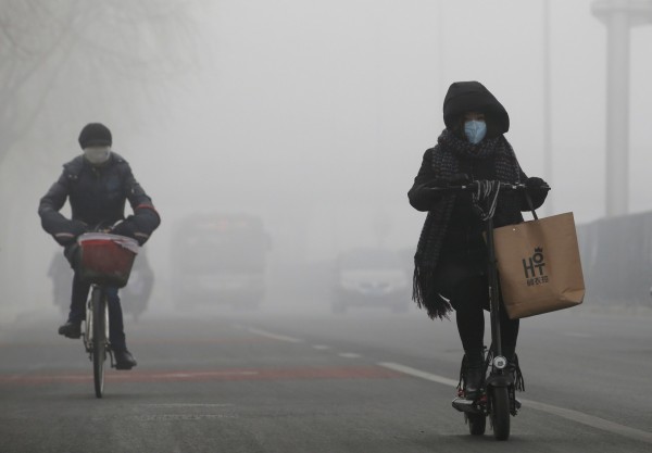 中國霧霾不僅害到中國人，還影響到其他國家。圖為北京的空污情況。（路透）