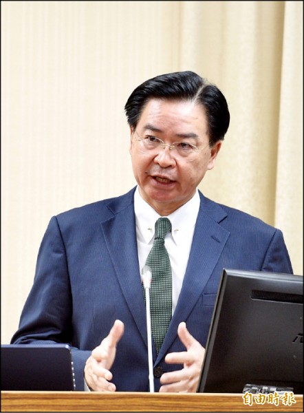 外交部長吳釗燮昨在立法院外交及國防委員會中表示，公投是民主政治之下人民行使權利的常態。（記者羅沛德攝）