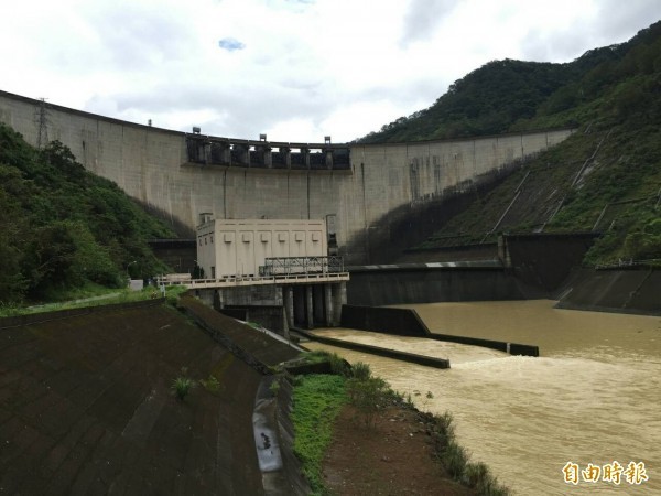 釣客違規進入翡翠水庫釣魚，遭經濟部裁罰1.5萬元，他不服，提行政訴訟抗罰；法官判決駁回。圖為翡翠水庫。（圖由北水處提供）